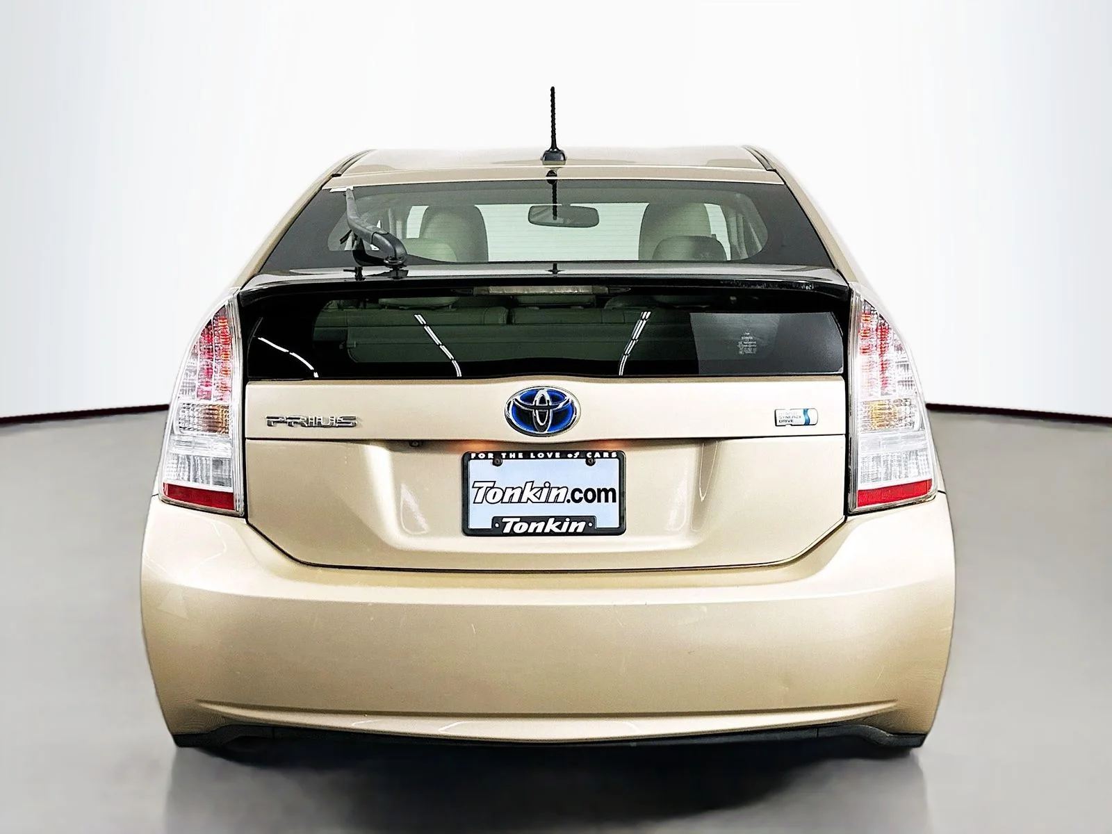 Used 2010 Sandy Beach Metallic Toyota IV image 6