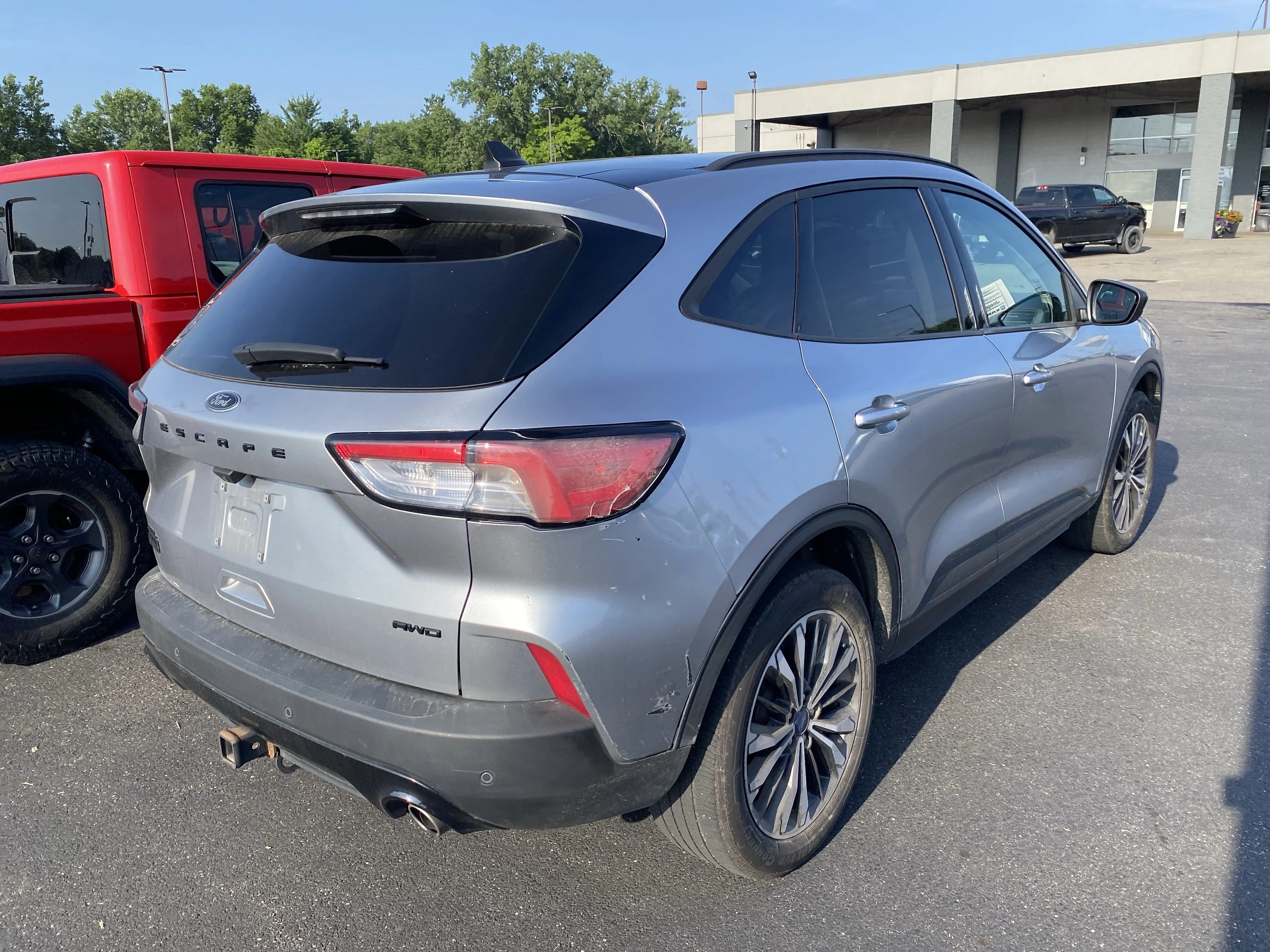 Used 2022 Silver Metallic Ford  image 2