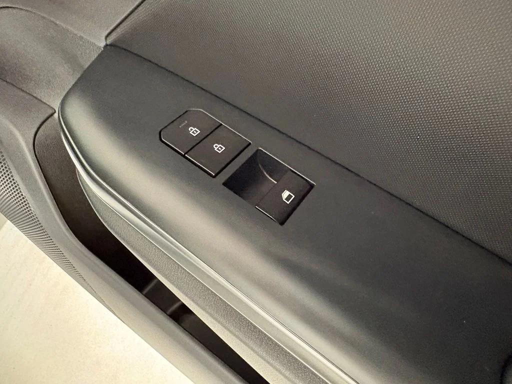 New 2026 Snow White Pearl Kia LXS image 13