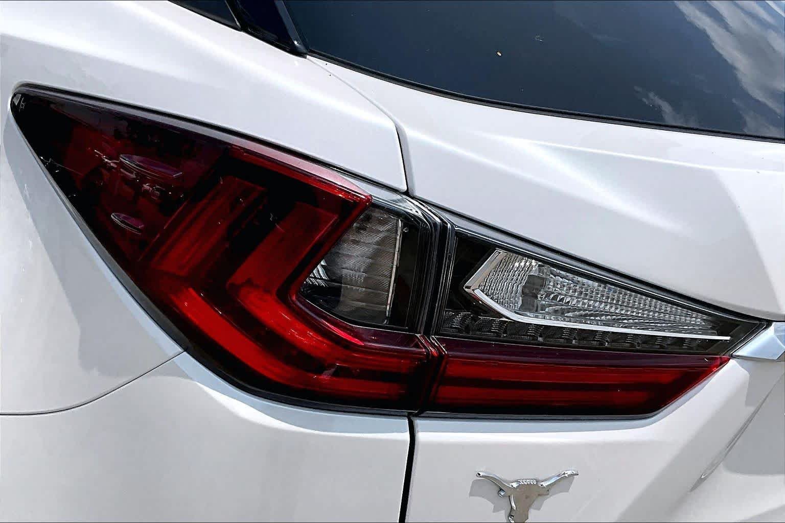 Used 2017 Eminent White Pearl Lexus  image 27
