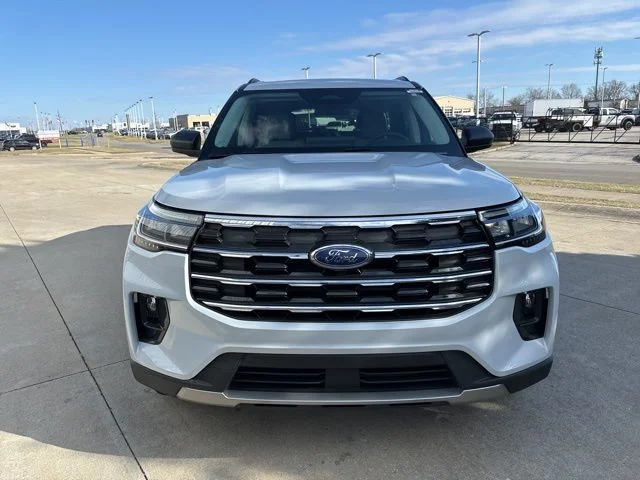New 2026 Space White Metallic Ford Active image 4