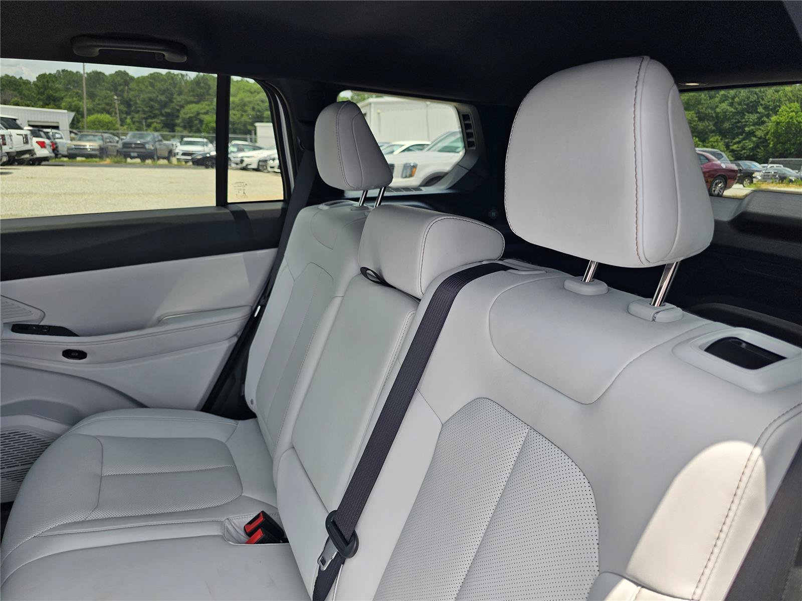 New 2026 Bright White Clearcoat Jeep Limited image 32