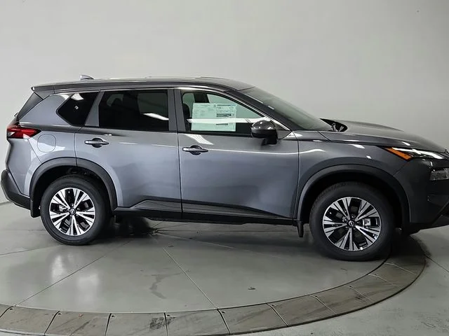 Used 2023 Gray Nissan SV image 7