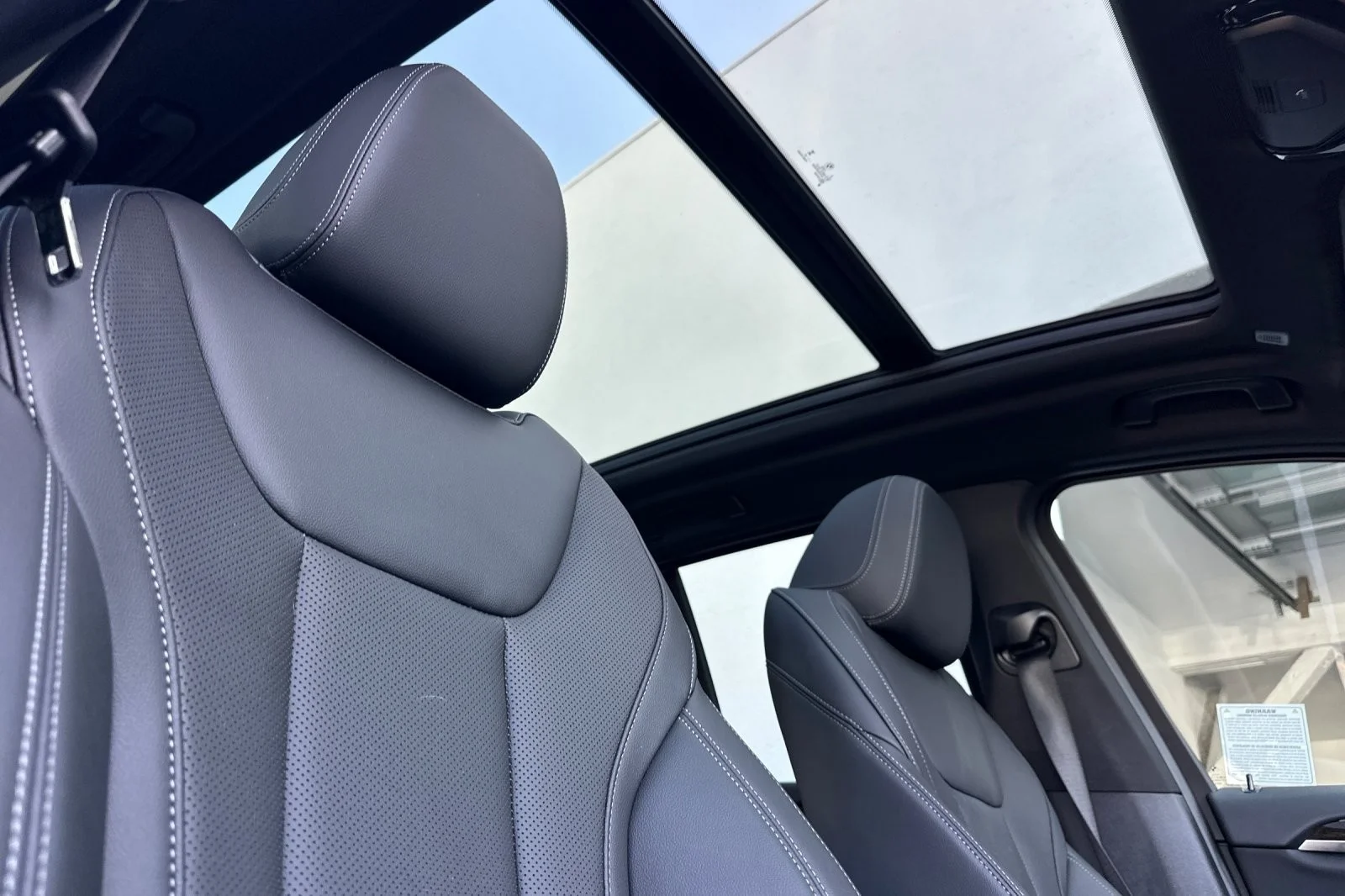 Used 2023 Alpine White BMW sDrive30i image 16