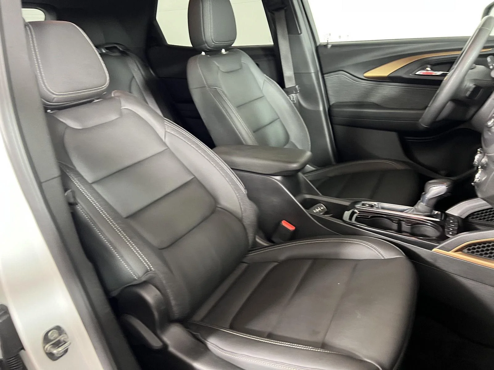 Used 2023 Summit White Chevrolet ACTIV image 25