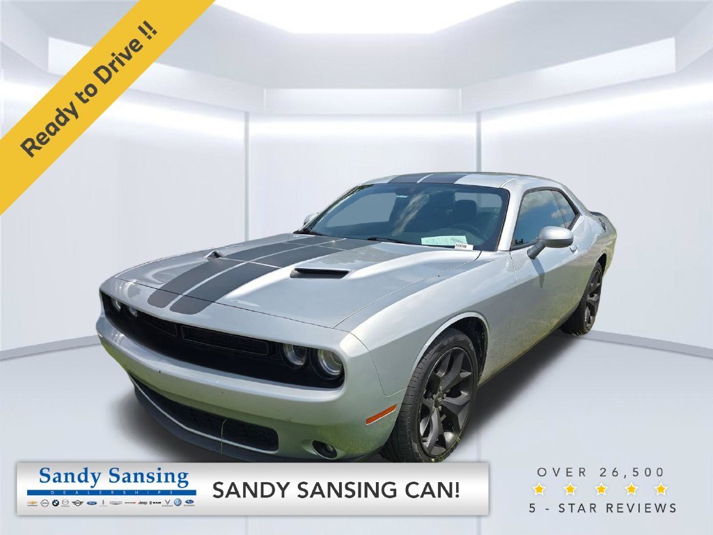 Used 2020 Silver Dodge SXT image 1