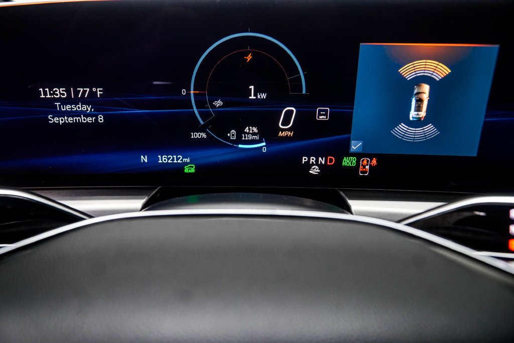 Used 2025 Black Cadillac Sport image 37