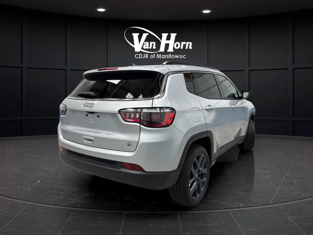 New 2026 Silver Zynith Metallic Clear-Coat Exterior Paint Jeep  image 7