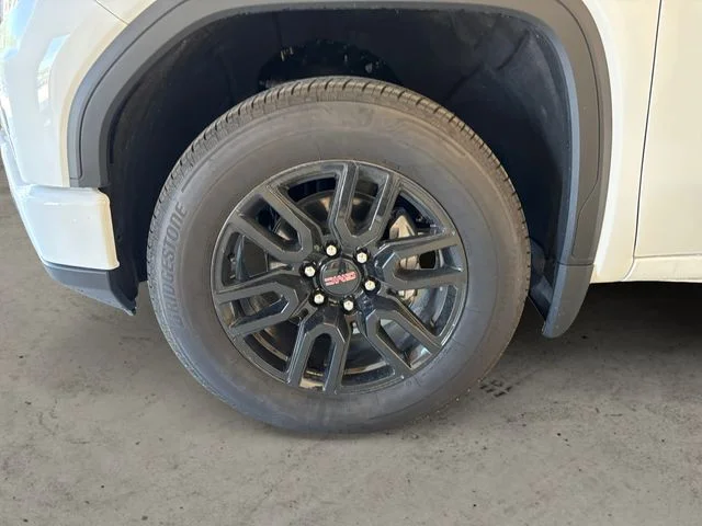 New 2026 White GMC Elevation image 15