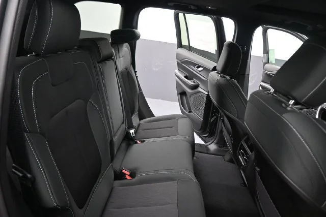 New 2026 Baltic Gray Metallic Clear-Coat Exterior Paint Jeep Laredo X image 22