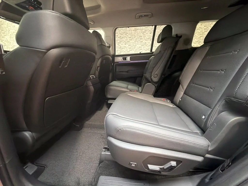 New 2027 Shimmering Silver Hyundai Limited image 15