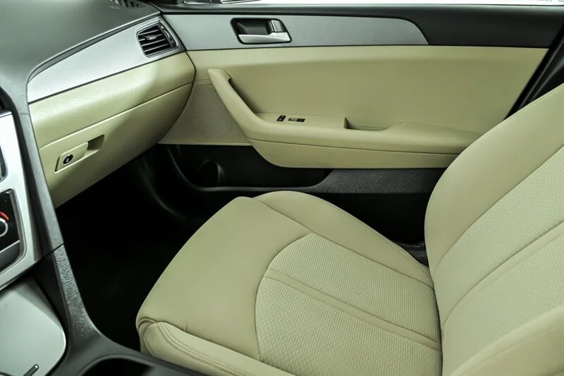 Used 2017 Phantom Black Hyundai  image 27