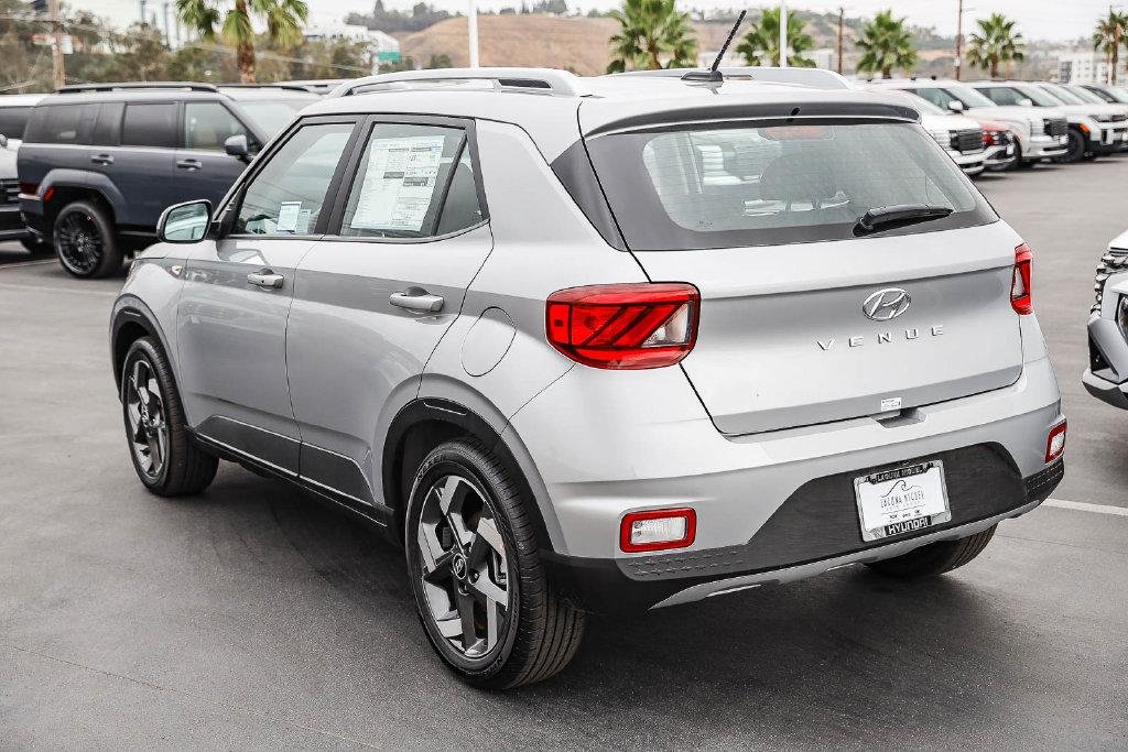 New 2026 Shimmering Silver Hyundai SEL image 4