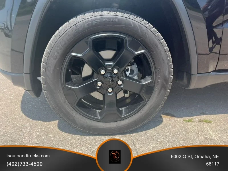 Used 2019 Black Jeep Upland Sport Utility 4D image 15