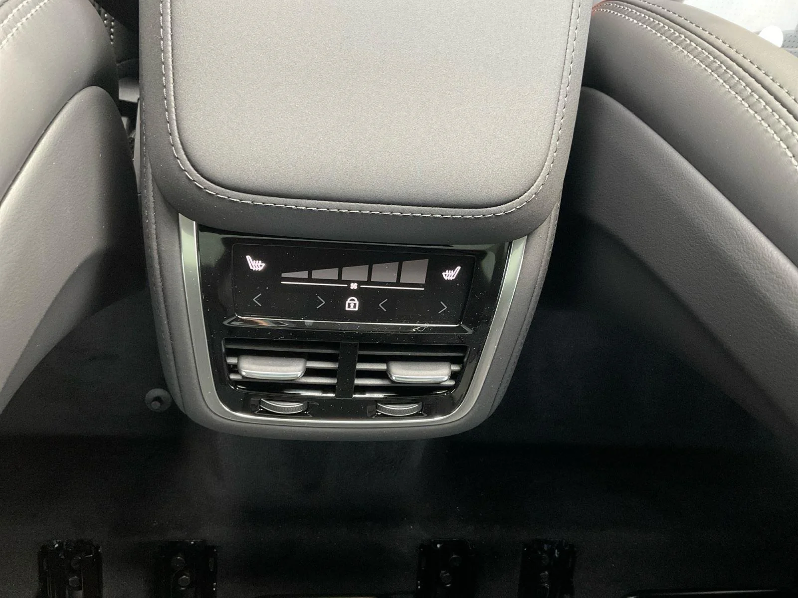New 2026 Vapour Grey Metallic Volvo Ultra image 29