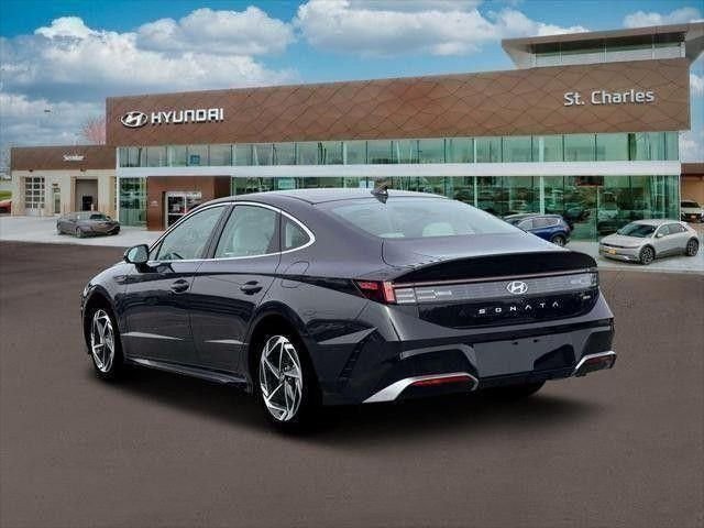Used 2026 Blue Hyundai SEL Sport image 5