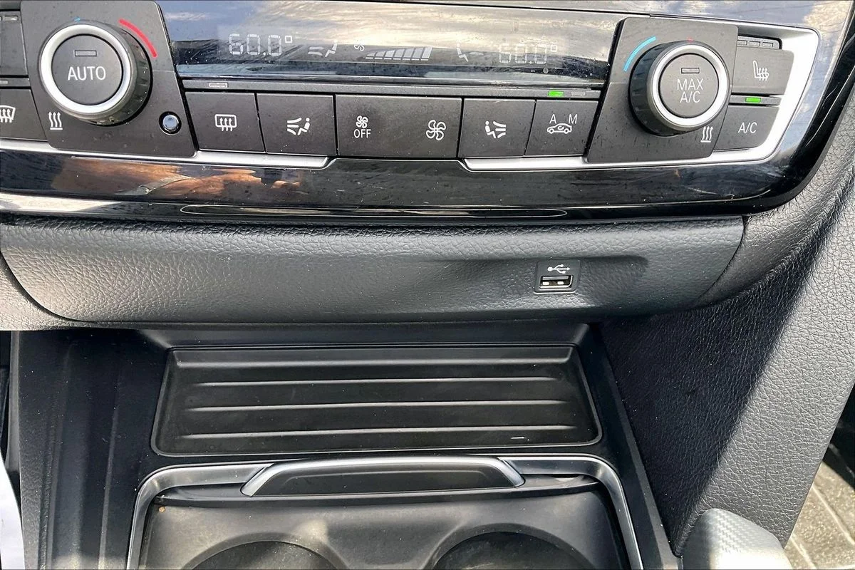 Used 2019 Black BMW xDrive image 15