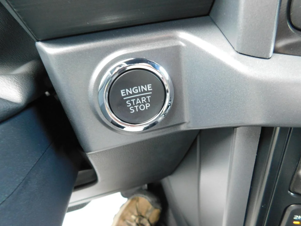 New 2026 Oxford White Ford XLT image 33