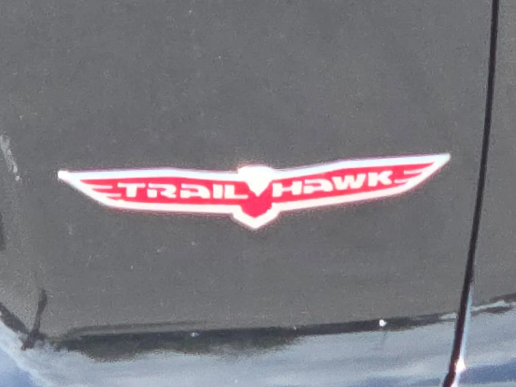 Used 2019 Diamond Black Jeep Trailhawk image 5