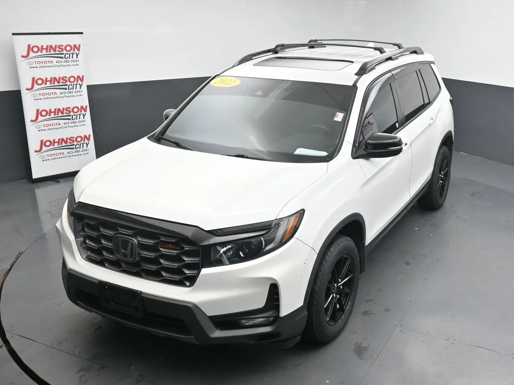 Used 2022 White Honda TrailSport image 27