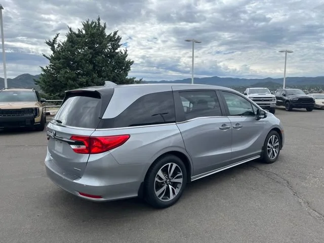 Used 2021 Lunar Silver Metallic Honda Touring image 8