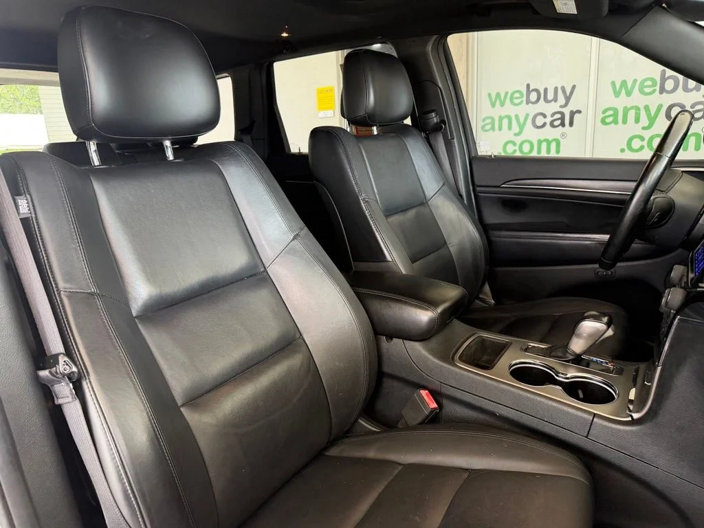 Used 2020 White Jeep Limited image 27