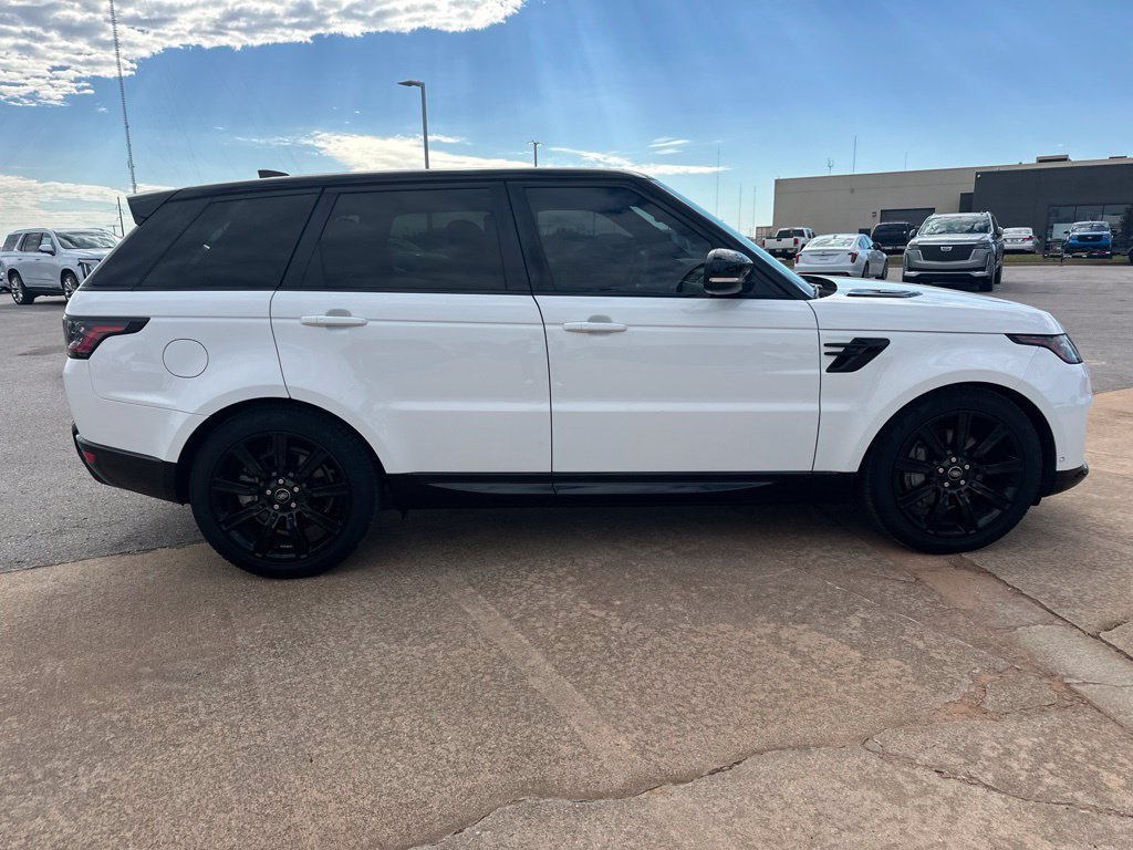 Used 2022  Land Rover HSE Silver Edition image 4