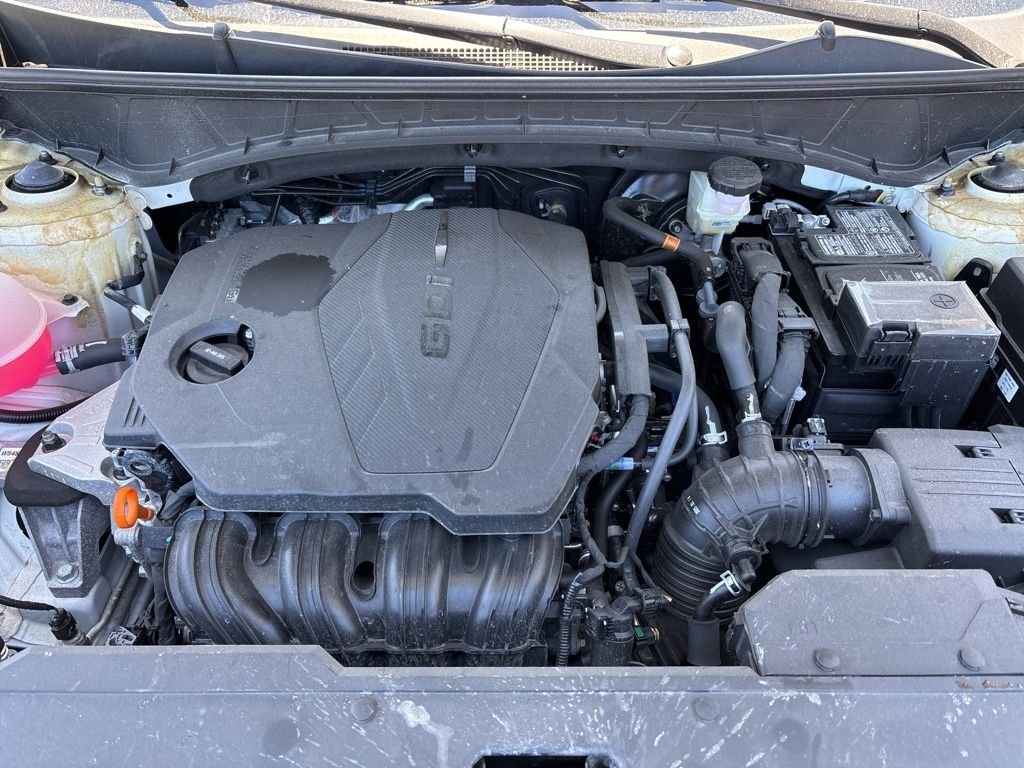 Certified Used 2025 White Hyundai SE image 12
