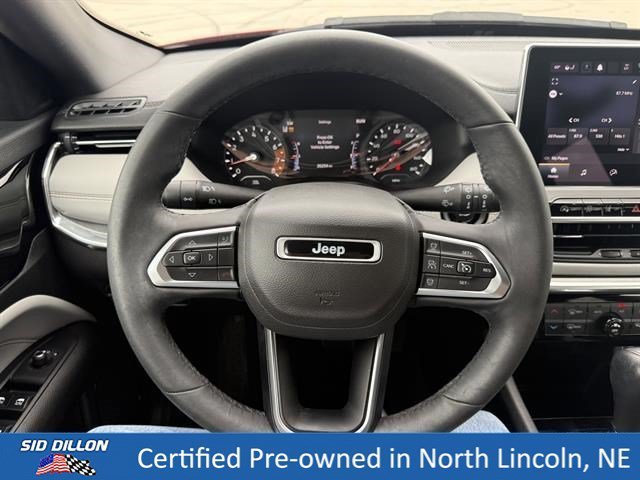 Used 2023 Redline Pearlcoat Jeep Limited image 12