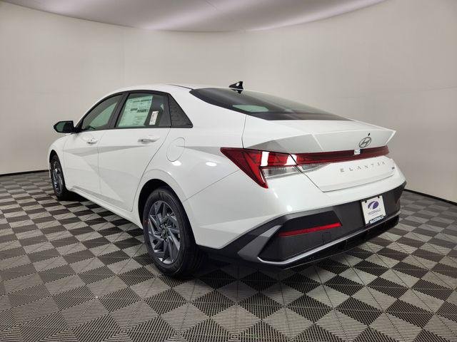 New 2026 White Hyundai Blue image 3