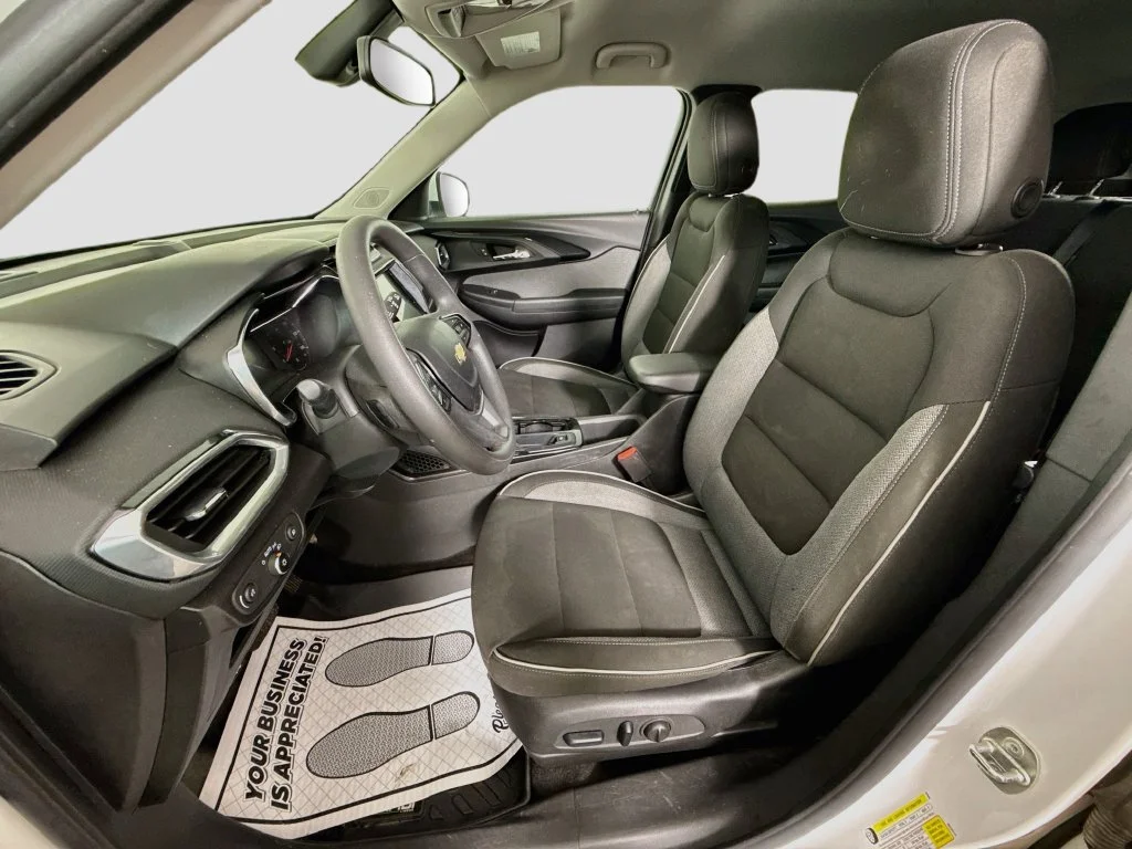 Used 2023 White Chevrolet LT image 19