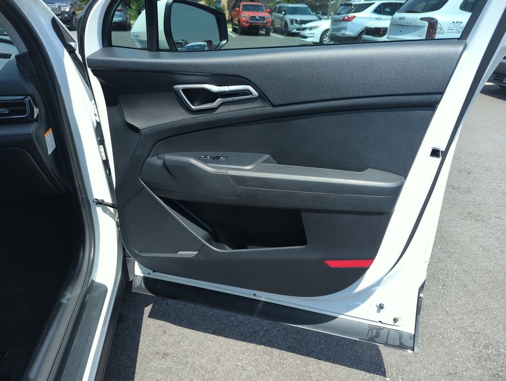 Used 2025 White Kia LX image 32