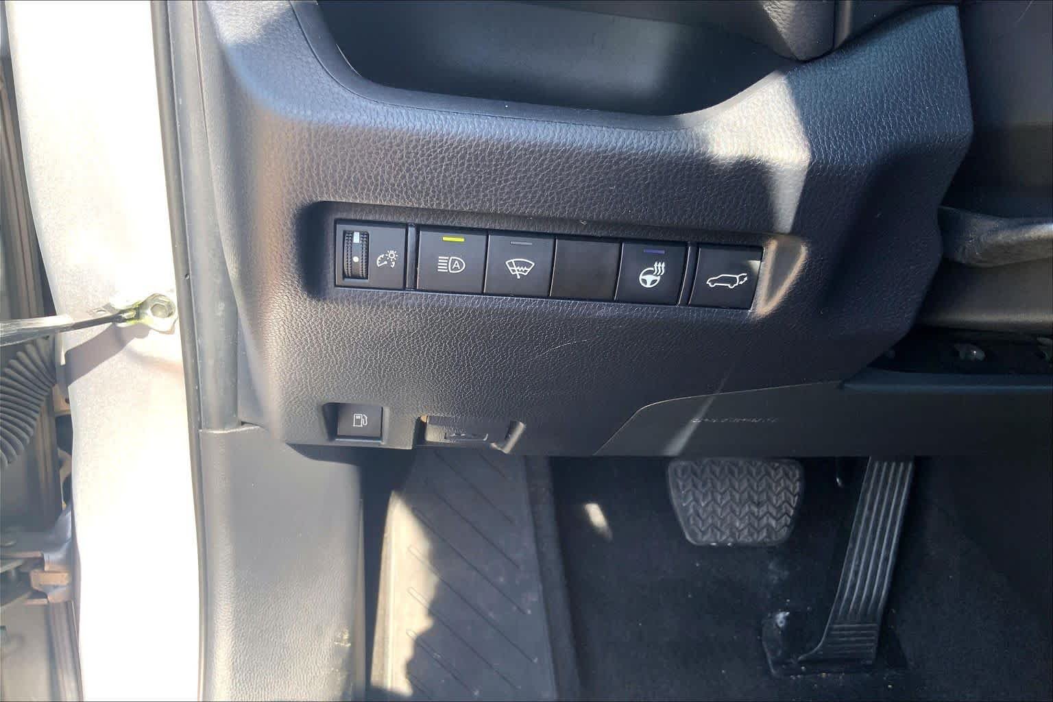 Used 2022 Silver Sky Metallic Toyota Hybrid XLE image 32