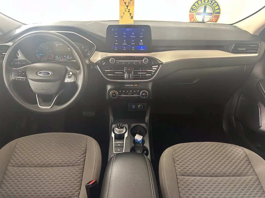 Used 2020 Green Ford SE image 4