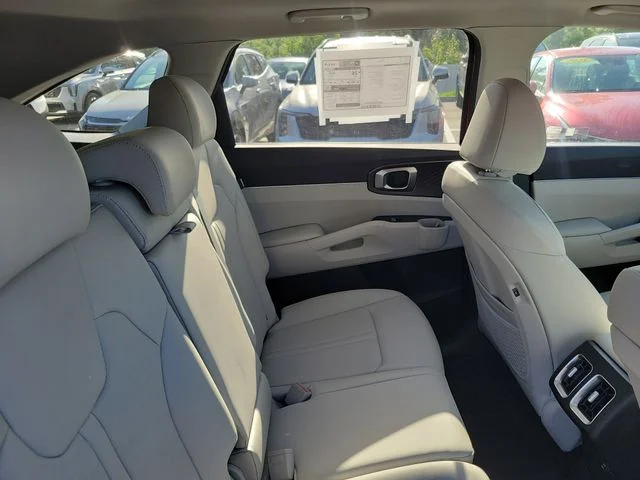 2025 Kia Sorento S - Photo 29