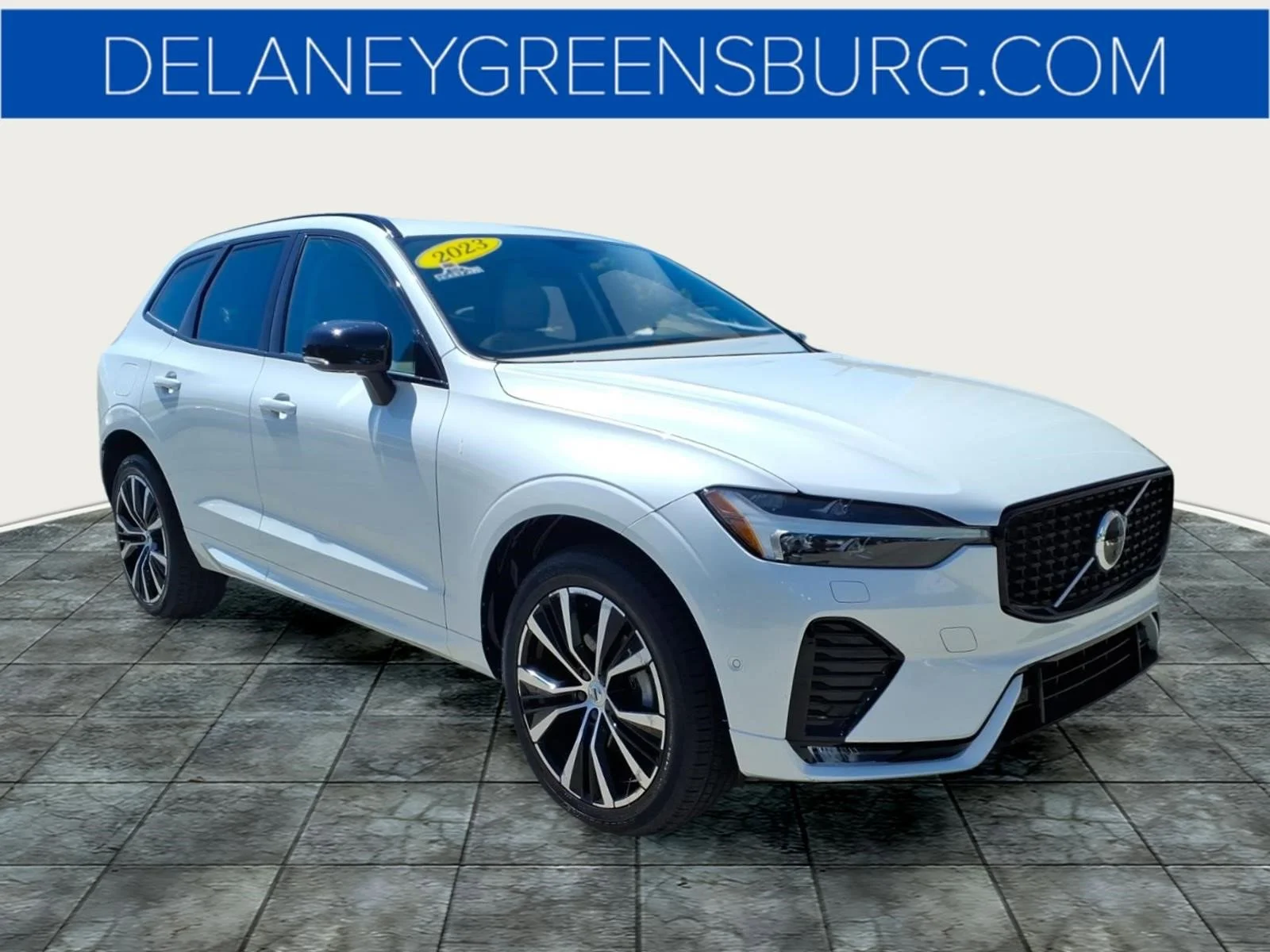2023 Volvo XC60 B5 Plus Dark Theme AWD's photo