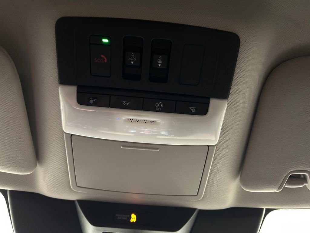Used 2022 Blue Nissan Platinum image 29