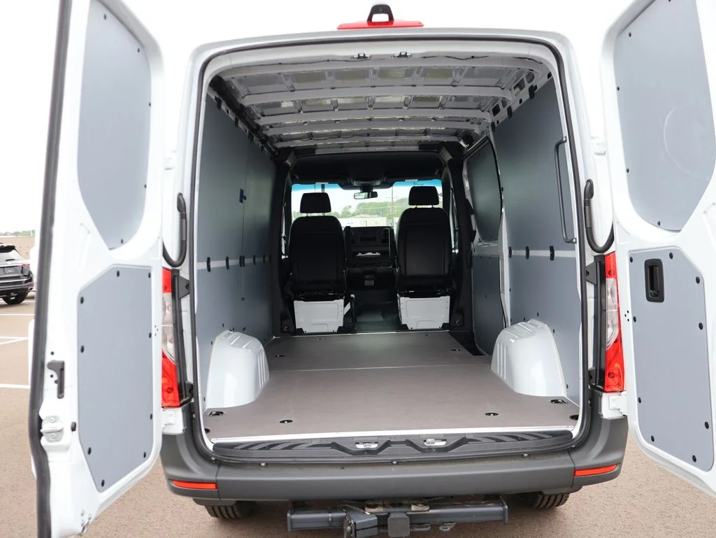 New 2026  Mercedes-Benz Cargo 144 WB image 18