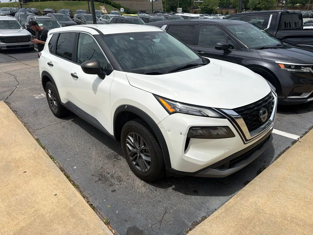 Used 2023 White Nissan S image 6