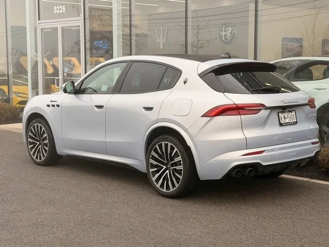 Used 2025 White Maserati Modena image 4