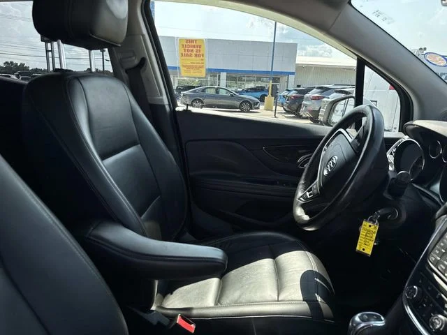Used 2013 White Buick Leather image 21
