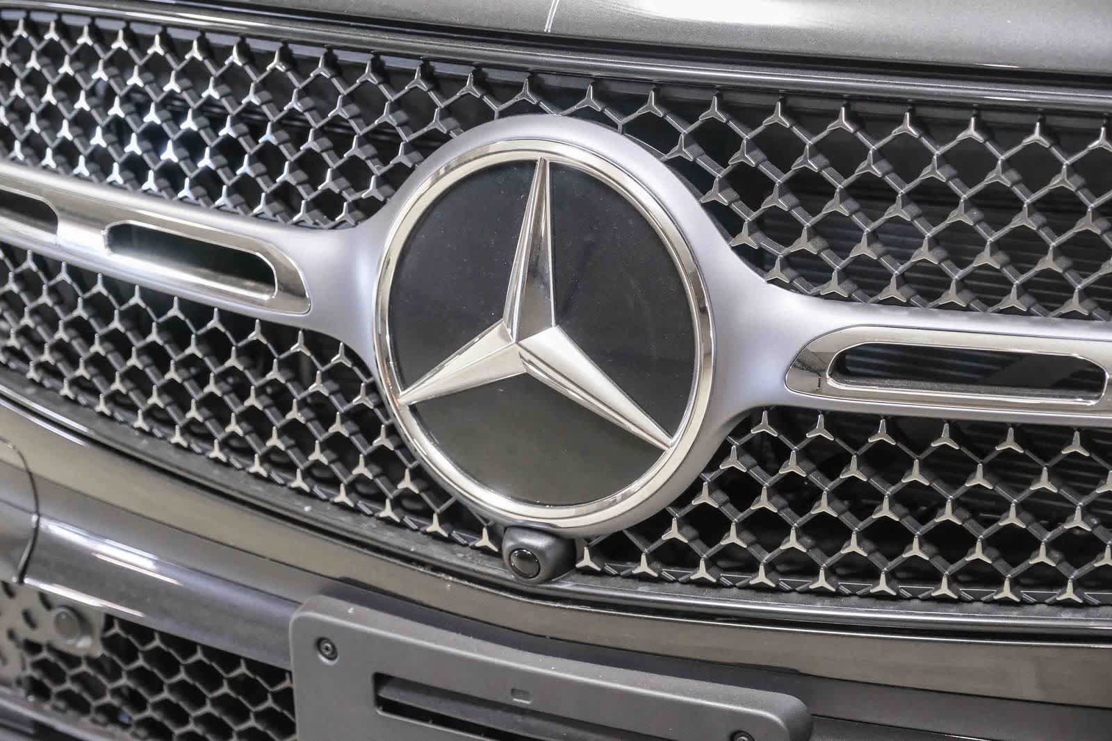 New 2026 Graphite Grey Metallic Mercedes-Benz GLC 300 image 54