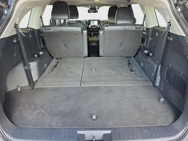 Used 2020 Magnetic Gray Metallic Toyota XLE image 14