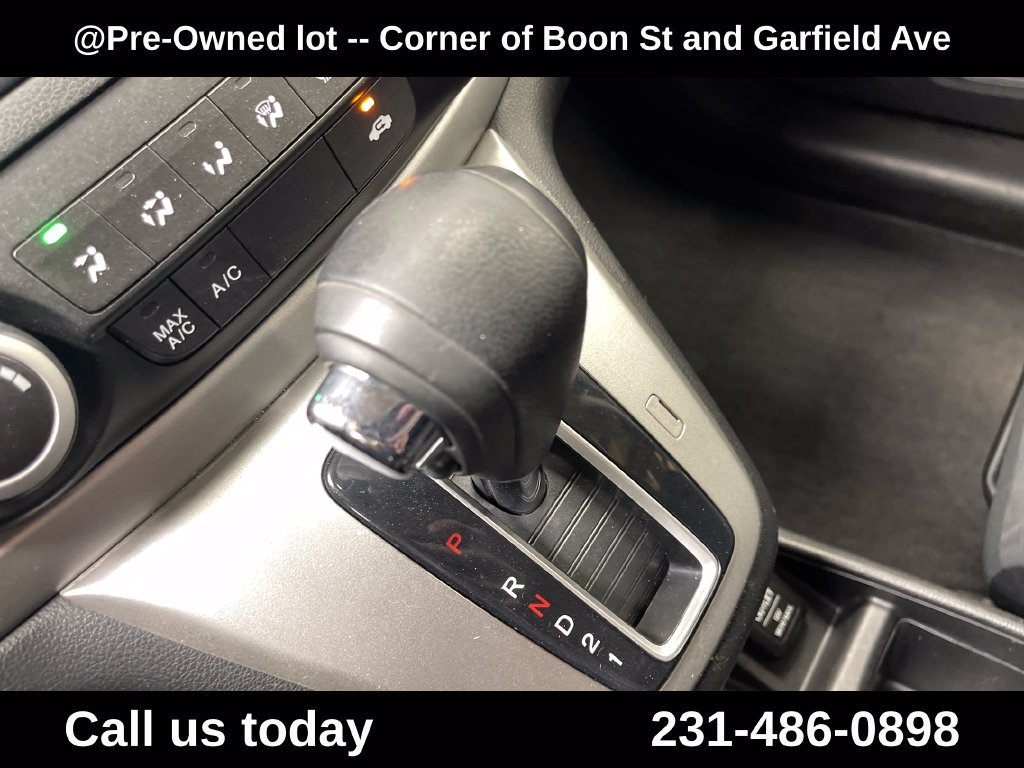 Used 2013  Honda LX image 23