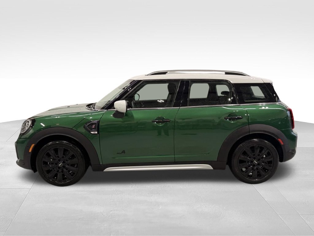 Certified Used 2024 Green MINI  image 2