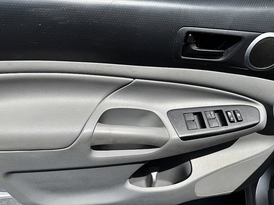 Used 2015 Silver Sky Metallic Toyota Base image 9
