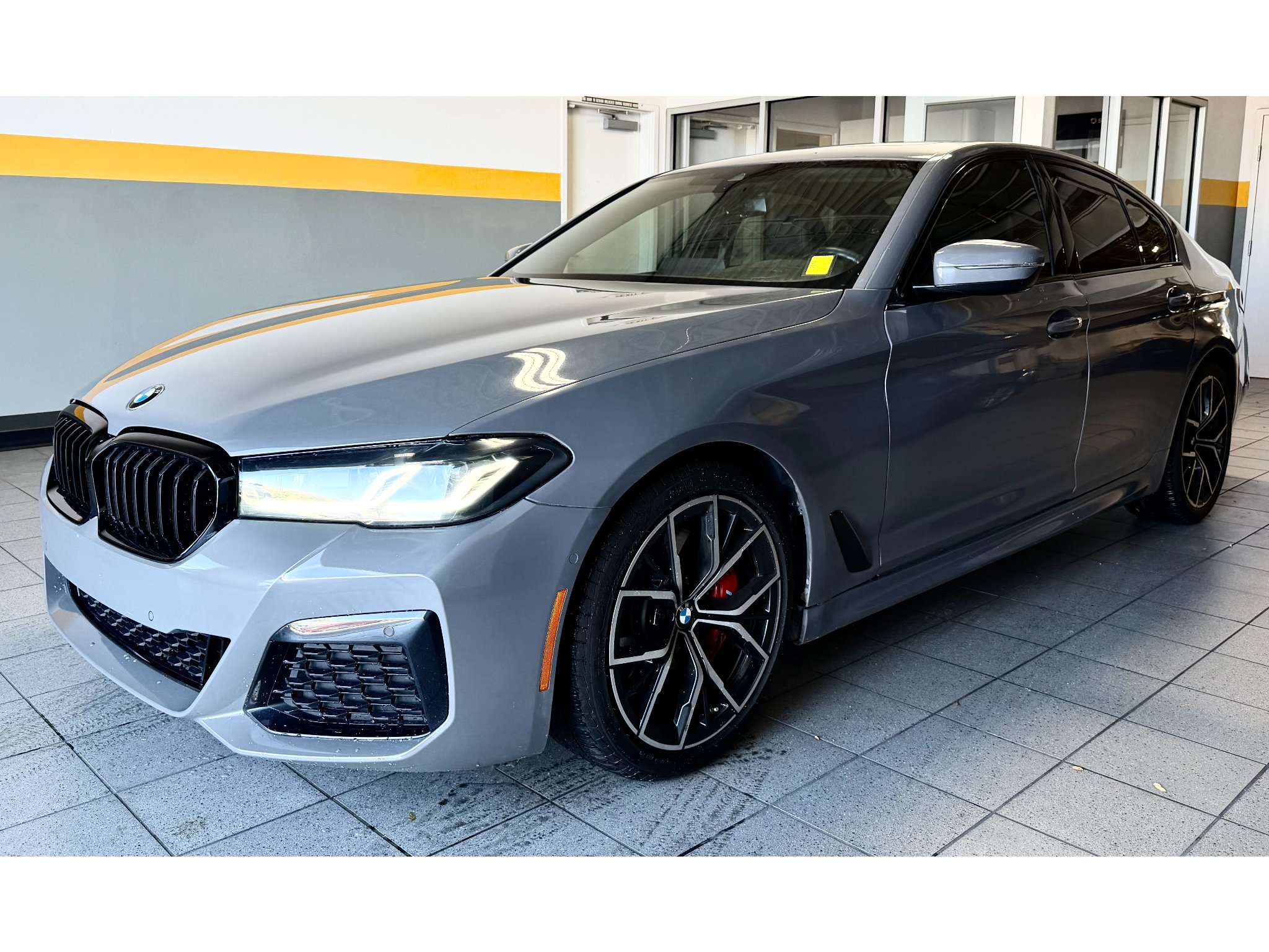 Used 2022 Bernina Grey Amber Effect Metallic BMW 530i image 1