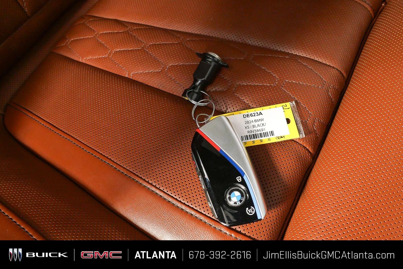 Used 2024 Black Sapphire Metallic BMW xDrive40i image 38
