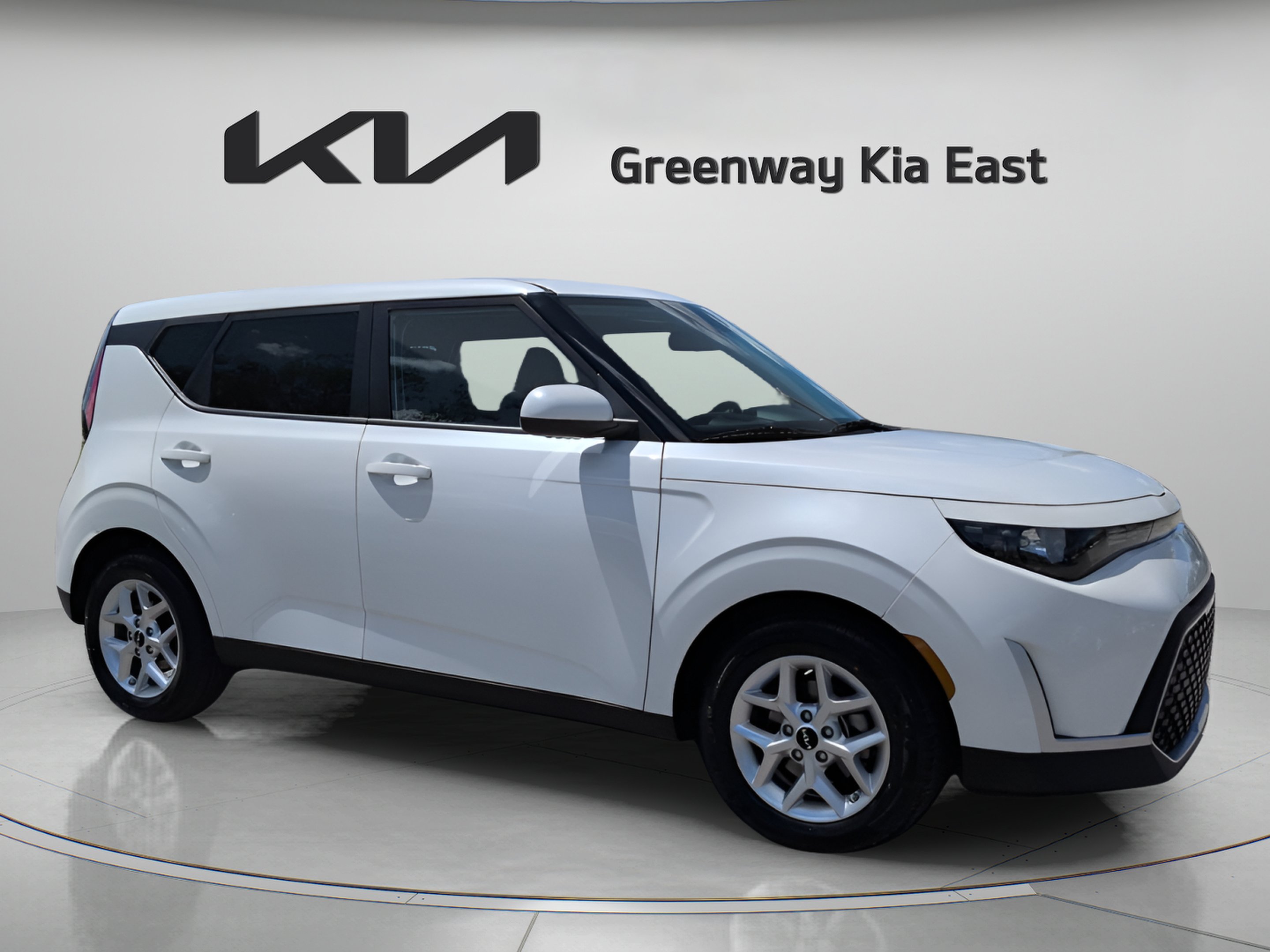 Certified Used 2023 Snow White Pearl Kia LX image 3