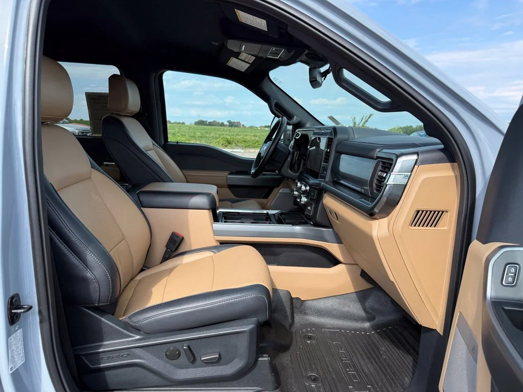 Used 2025 Gray Ford Lariat image 29